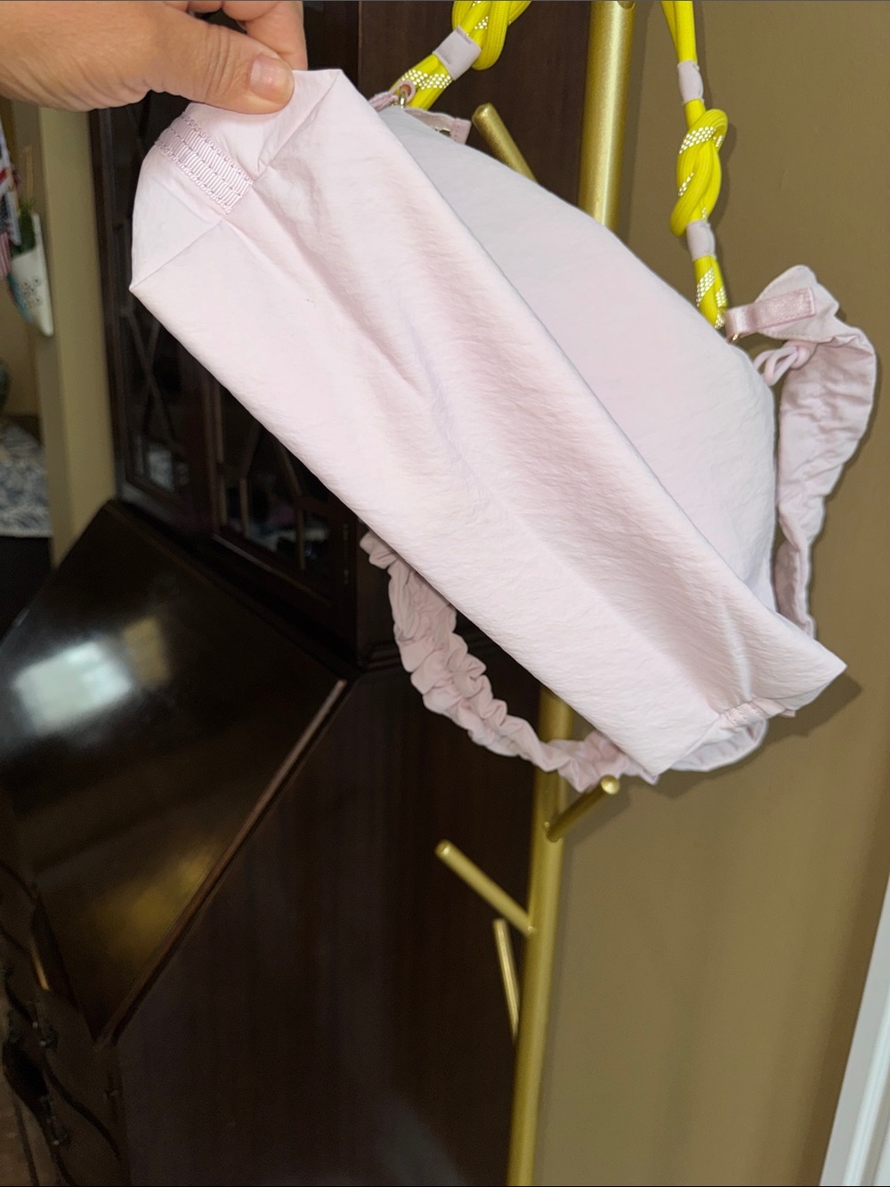 Convertible Ruched Crossbody 6.5 L - Picture 3 of 4